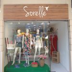 Sorelle Moda Feminina se encontra no Shopping Main Street 200 na Estrada dos 3 Rio.